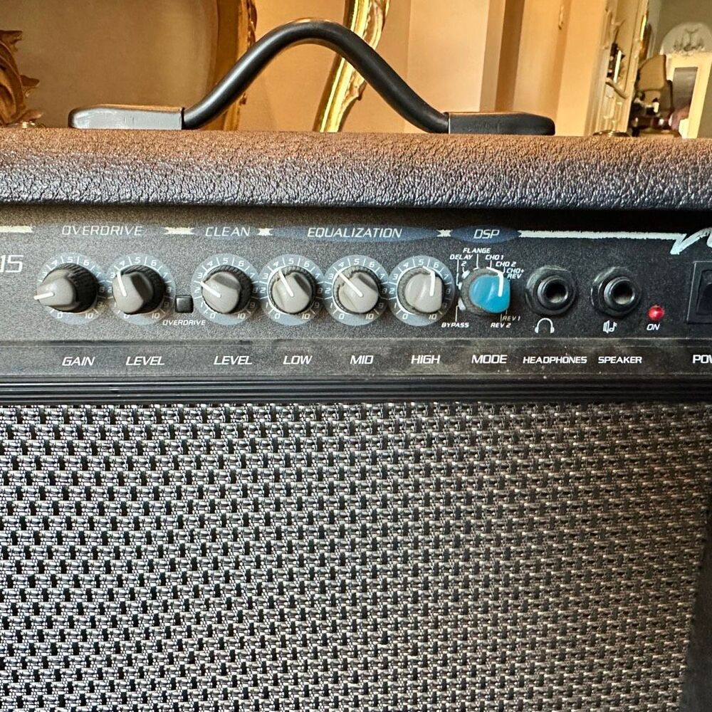 Crate DSP On Board GFX-15 Solid State Multifunction Guitar Combo Amplifier Black - Picture 5 of 7
